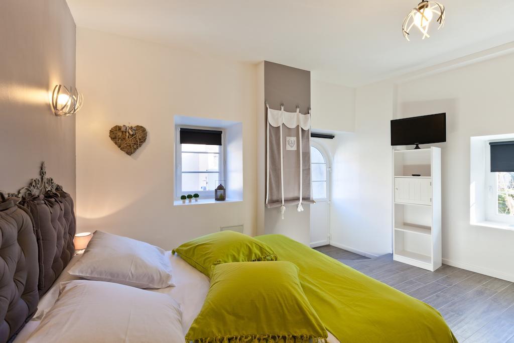 Clos De La Gourmandiere Saint-Lothain Zimmer foto
